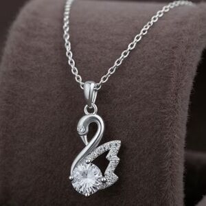 Elegant Silver Graceful Swan Moissanite 1 Carat Pendant Necklace MSRP $100 NWT